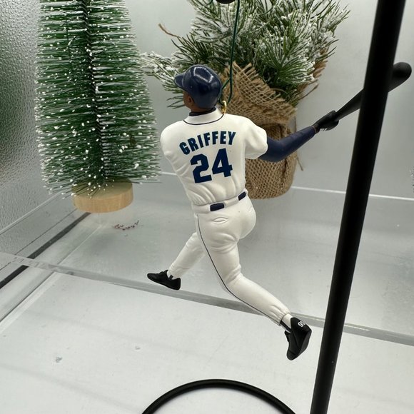 Hallmark Keepsake Series Christmas Holiday Ornament Ken Griffey Jr. Baseball Spo - Picture 7 of 7